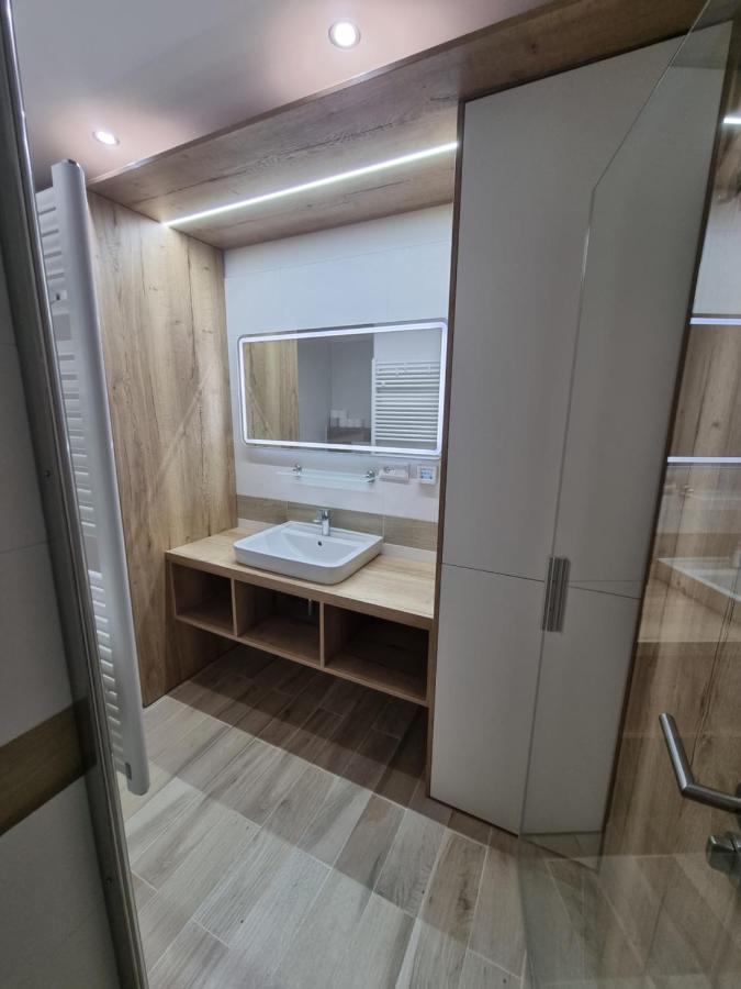 Apartman Nerudovka D 104, Finska Sauna, Garazove Stani Loučná pod Klínovcem Kültér fotó